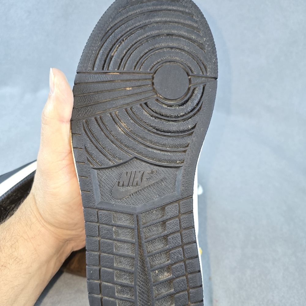 Size 8 - Air Jordan 1 High ‘Volt Gold’ - WORN WITH no BOX Shoe,snrakers - Picture 15 of 16